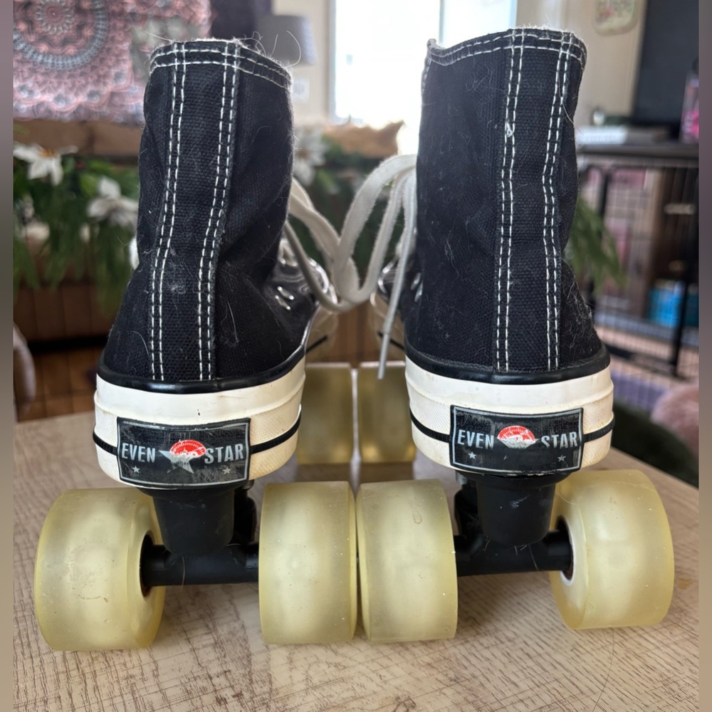 Even Star Chuck-Style Roller Skates - Picture 5 of 7